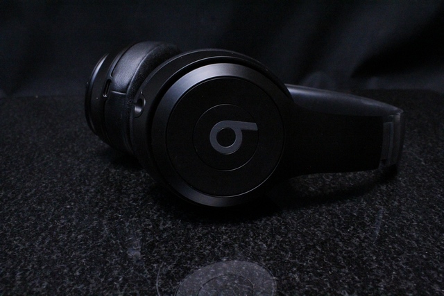Casque D écoute Bluetooth BEATS Solo 4 (a3140) - Image 3