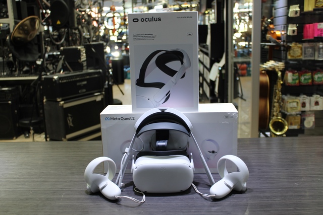 Casque VR Meta Quest 2 + batterie Meta Kw49cm