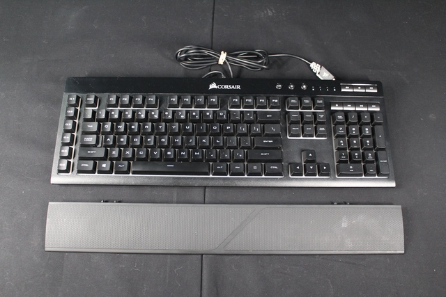Clavier RGB fillaire repose-poignet CORSAIR K55 RGB