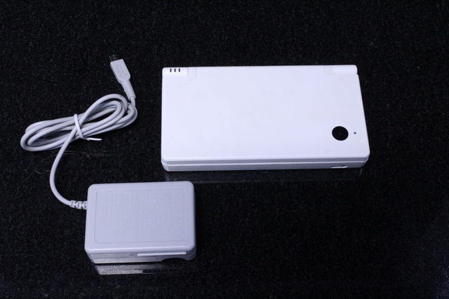 Console Dsi +acc blanc NINTENDO twl-001 - Image 2