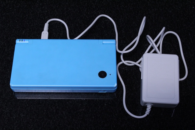 Console Dsi + acc bleu NINTENDO twl-001 - Image 2