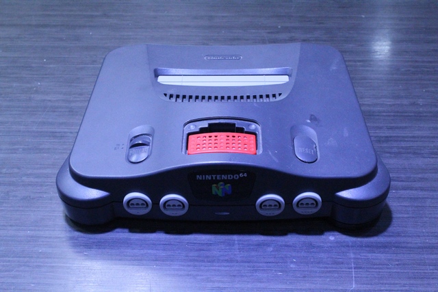 Console N64 + acc (manque porte expansion) NINTENDO Nus-001 - Image 2