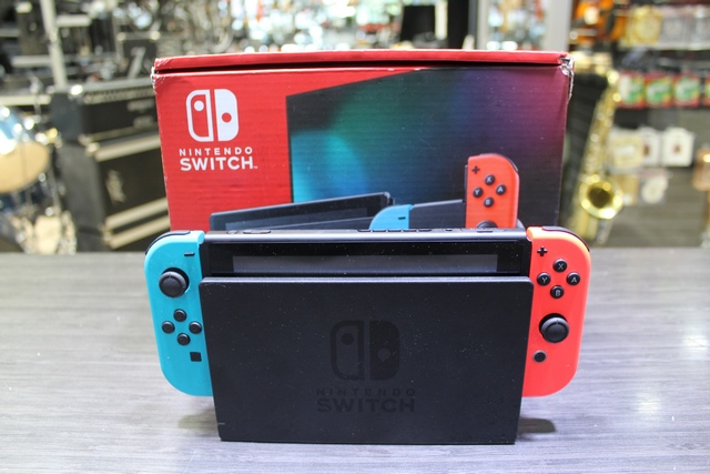 Console Nintendo Switch + station d accueuil (complet) hac-001 - Image 2