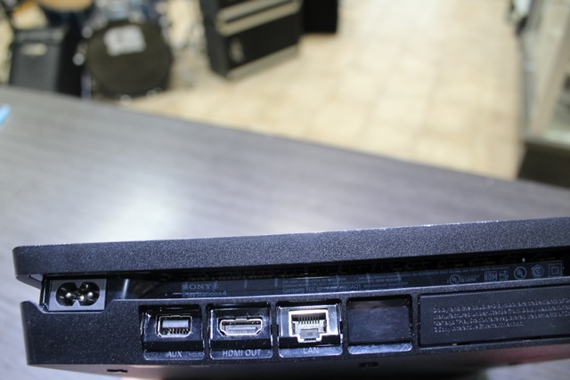 Console PS4 1TO + acc SONY cuh-2215b - Image 2