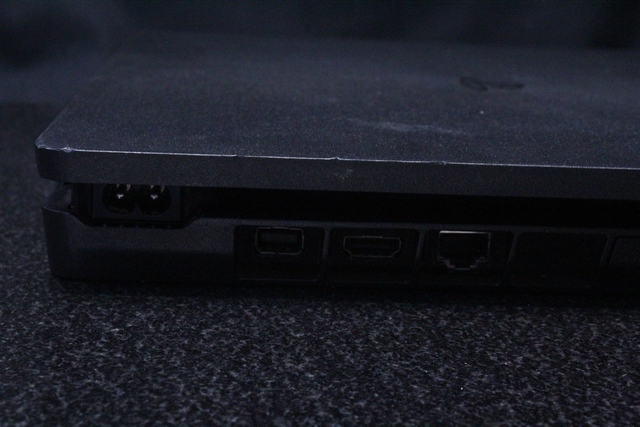 Console PS4 Slim 1Tb Sony cuh2215b - Image 2