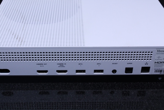 Console Xbox One S 1To +acc Microsoft 1681 - Image 2
