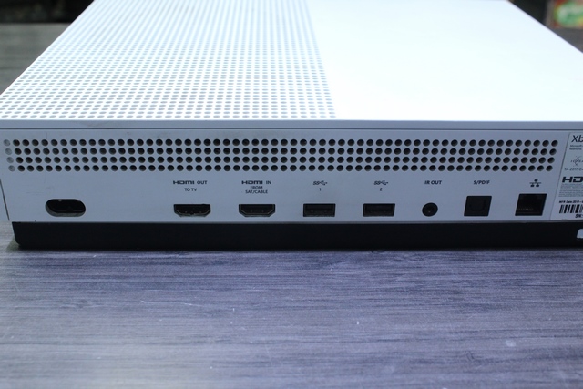 Console xbox one S 1to (lecteur fonctionne pas prise hdmi lousse) + manette MICROSOFT 1681 - Image 2