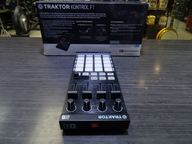 Controleur DJ Remix Native Instruments Traktor Kontrol F1 - Image 2