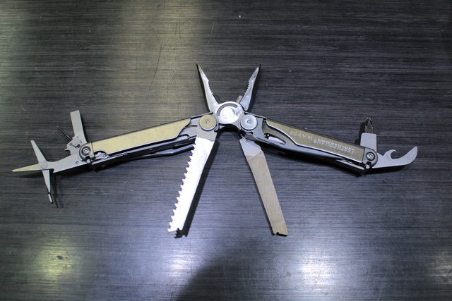 Couteau Multi-Fonction + sac Leatherman wave