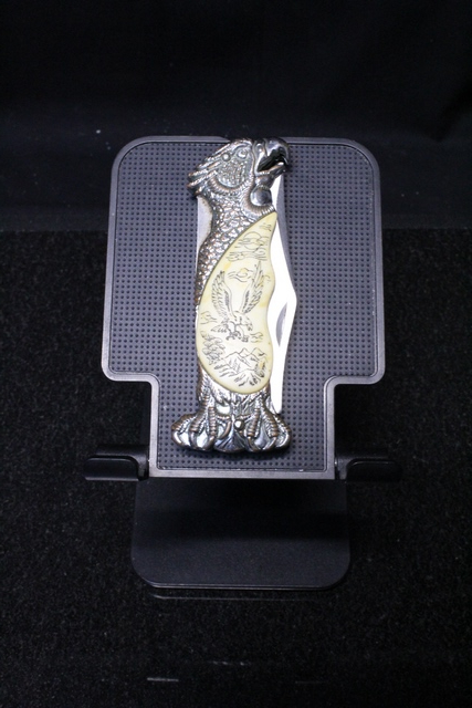 Couteau de Poche Tête D aigle Décoratif China Stainless - Image 4