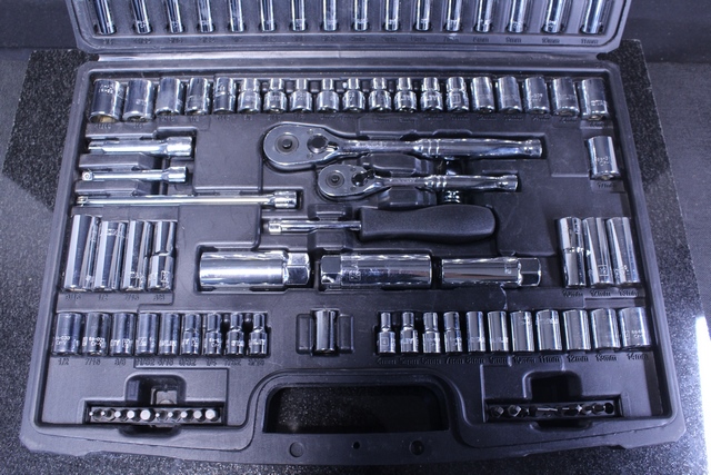 ENSEMBLE DE DOUILLE ET RACHET 123 PIECES STANLEY 94-374 - Image 2