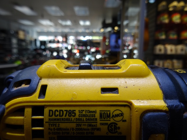 Ensemble dewalt perceuse+impact+grinder+3 batterie 20V 1.5AH+Chargeur dcg413/dcf885/dcd785 - Image 2