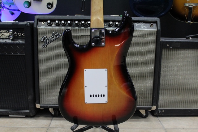 GUITARE ELECTRIQUE RENEGADE STRATOCASTER - Image 4