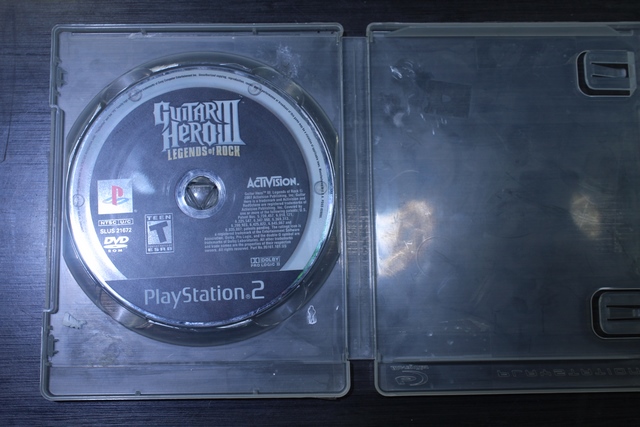 Guitar hero 3 Legend of Rock PS2 + 2 Guitares sony - Image 2