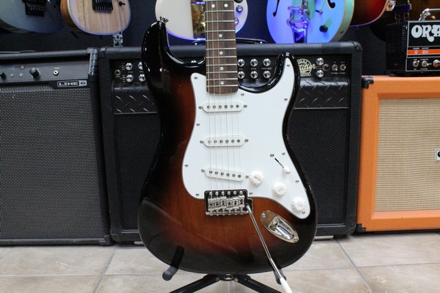 Guitare Electrique Squier by fender Stratocaster Classic Vibe 60s - Image 3