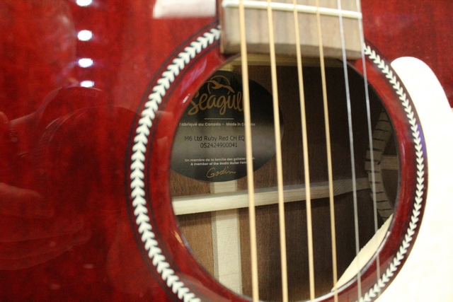 Guitare Electro Acoustique Seagull M6 LTD Ruby Red - Image 2