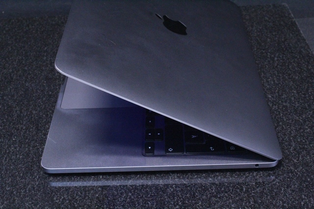Macbook Pro + Acc Apple a2289 - Image 2