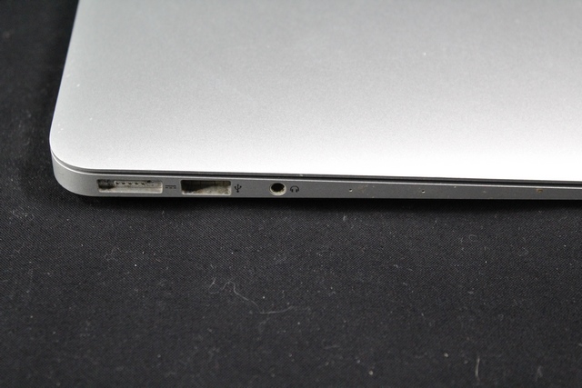 Macbook air Apple a1466 - Image 4