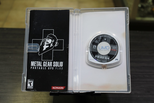 Metal Gear Solid Portable Ops Plus sony psp - Image 2