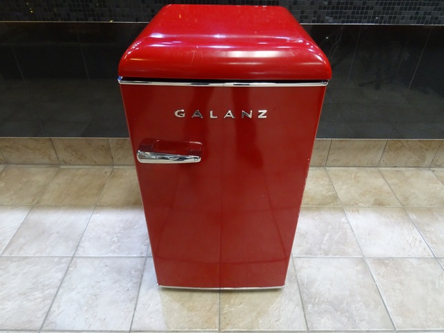 Mini frigo avec congelateur 3.5pc Galanz glr35rder