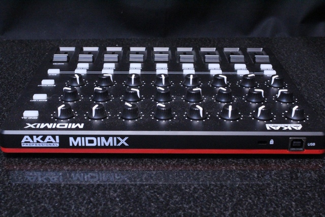 Mixeur/Contrôleur DAW Akai MIDIMIX - Image 3