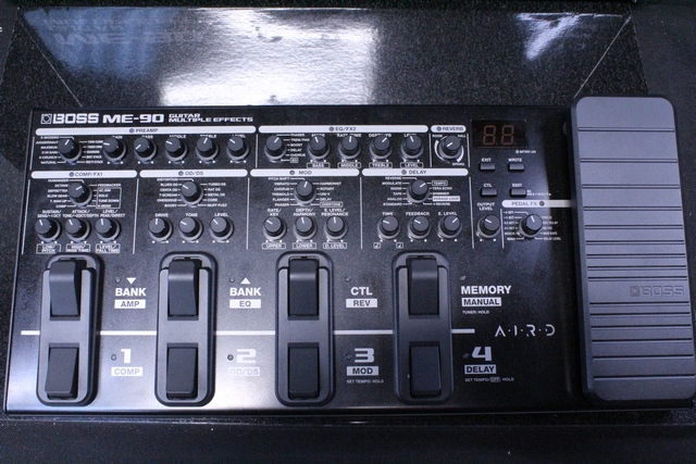 Multi Effect pour Guitare + ac BOSS ME-90 - Image 2