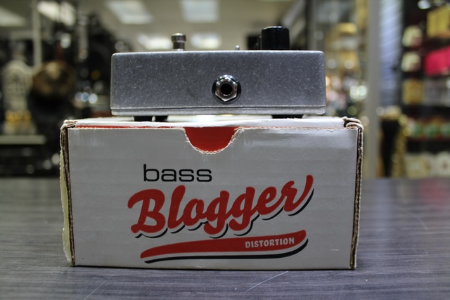 Pedale Distorsion Bass ELECTRO HARMONIX Bass Blogger - Image 3