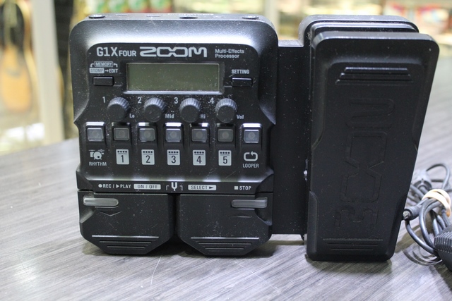 Pedale Multi effets + acc zoom G1 X four - Image 2