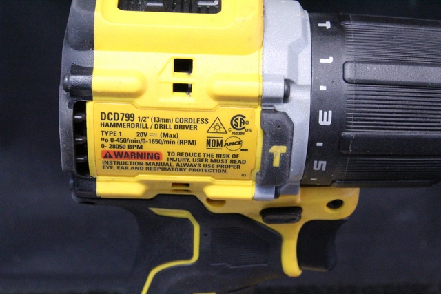 Perceuse Atomic Dewalt +2 batterie+ chargeur dcd799 - Image 2