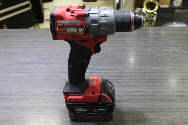 Perceuse + Chargeur + Batterie xc 5.0 MILWAUKEE 2904-20 - Image 2