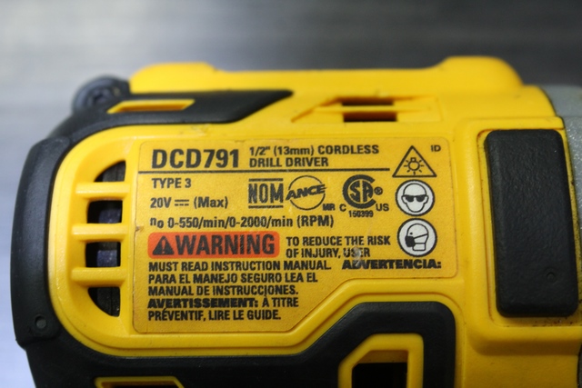 Perceuse Dewalt+ batterie + chargeur + sac dcd791/ dcb203 - Image 3