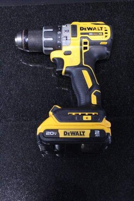 Perceuse Dewalt+ batterie + chargeur + sac dcd791/ dcb203 - Image 4