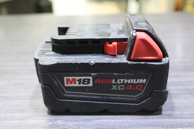 Perceuse (drill) angle droit 3/8 Milwaukee 2615-20 - Image 3