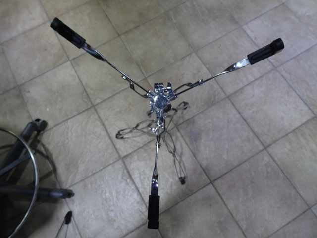 Pied de caisse claire Élevé (snare) Pearl Extended Height - Image 4