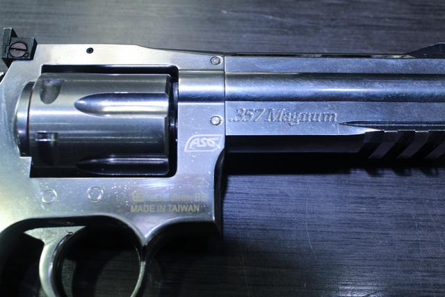 Pistolet à plomb/air soft Dan Wesson 715 - Image 3