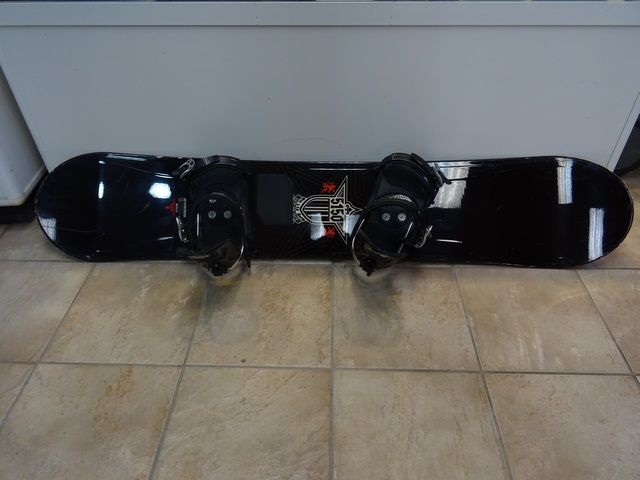 Planche a Neige 151cm + Fixation 5150 Vice 151