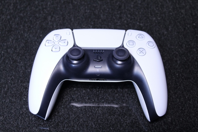 Playstation 5 slim 1To +acc sony cfi-2015 - Image 3