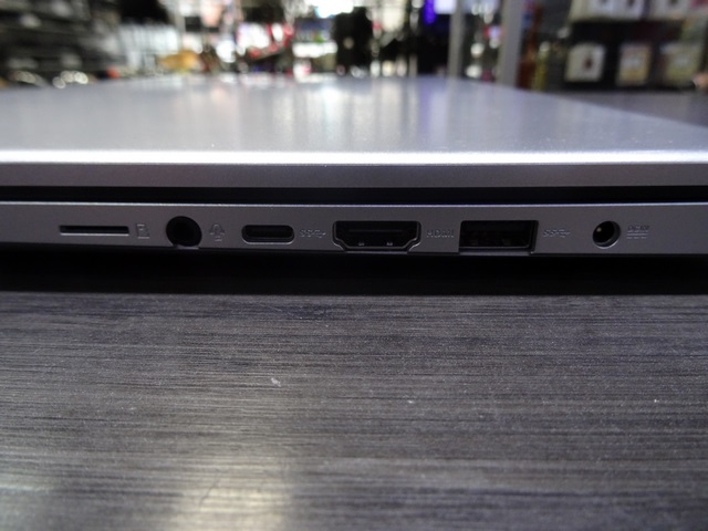 Portable + Ac Asus VivoBook 17.3 - Image 2