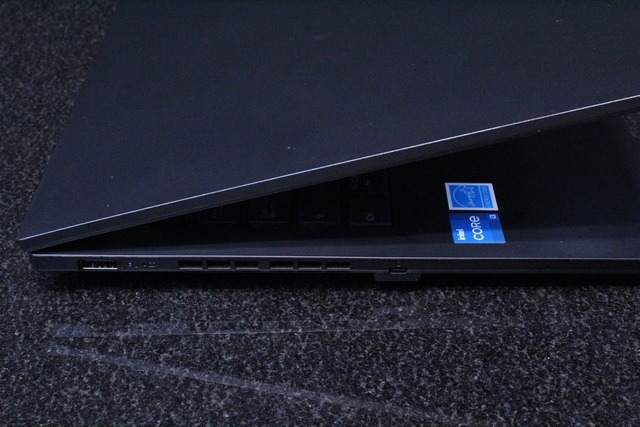 Portable Asus Expertbook +ac b1502cga - Image 2