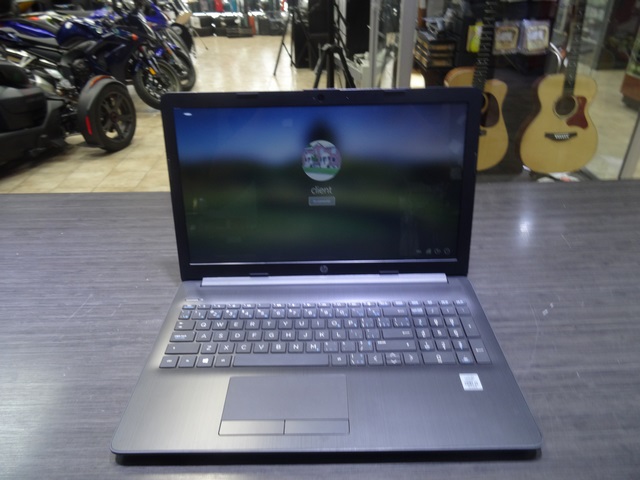 Portable + adaptateur HP I3 Quad Core 2.10 ghz 8 gig 1 to