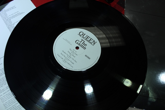 Queen The Game Hollywood Record vinyl - Image 4