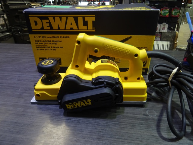 Raboteuse portative dewalt d26676