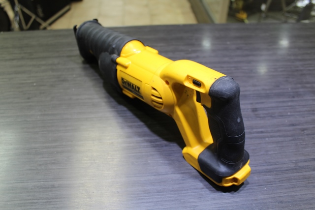 Scie va et vient (sawzall) + batterie 20V + chargeur Dewalt dsc380/dcb107 - Image 2