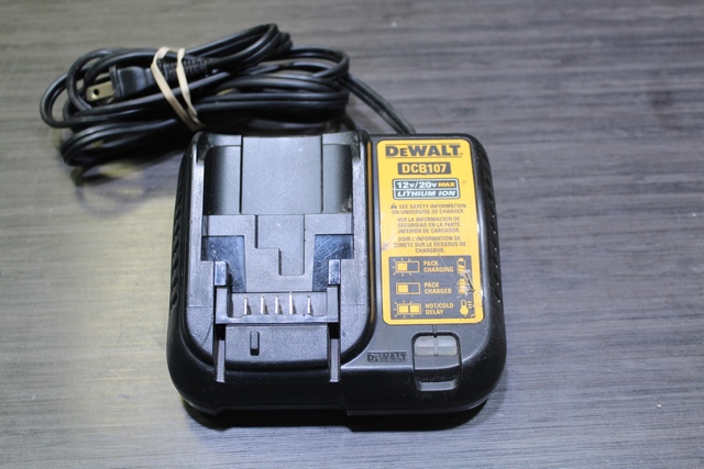 Scie va et vient (sawzall) + batterie 20V + chargeur Dewalt dsc380/dcb107 - Image 3