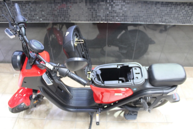 Scooter électrique Niu  + chargeur + clée uqi pro - Image 3