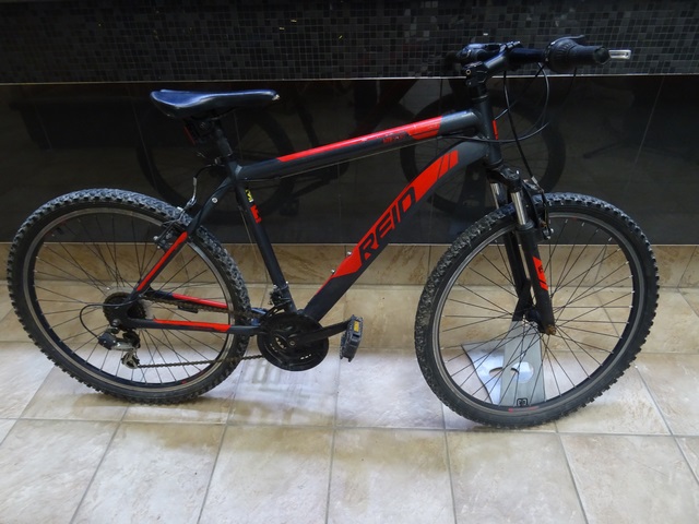 Velo de montagne 21 vitesses REID MTB SPORT26