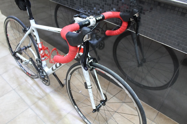 Vélo en Carbone LOOK 566 Shimano 105 - Image 3