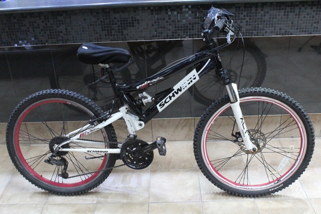 Velo montagne (frein arriere a ajuster) SCHWINN GRAFT DUAL SUSPENSION