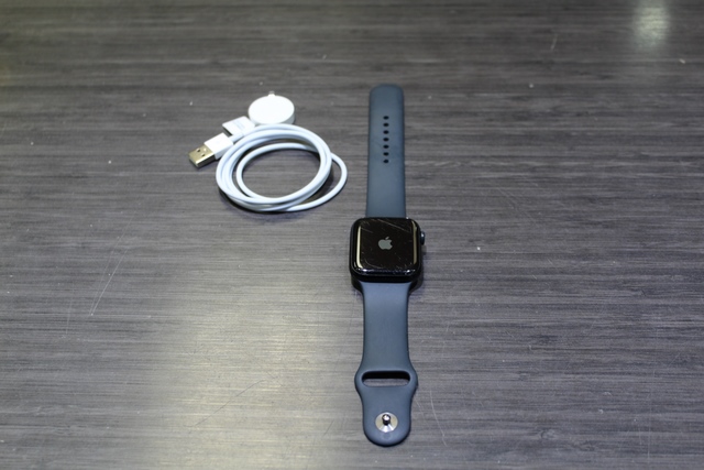 apple watch se 2nd gen gps wr-50 meter se 44mm - Image 2