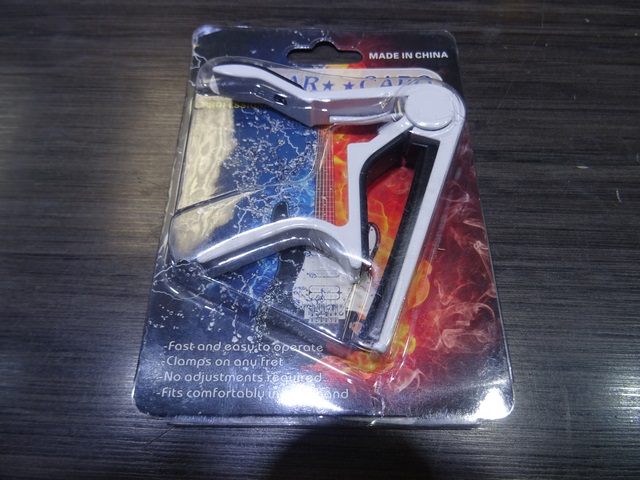 capo de guitare blanc guitar capo a26-11-03